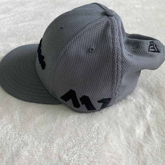 TaylorMade golf hat - Picture 2 of 4